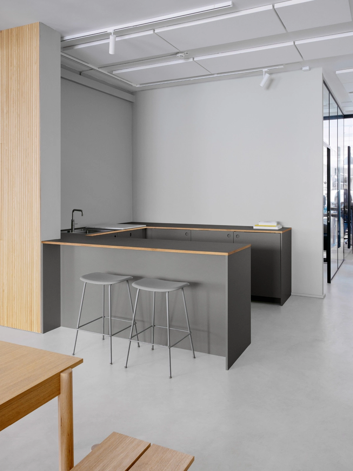 Siège de Muuto, Copenhague - Cuisine grise BASIS