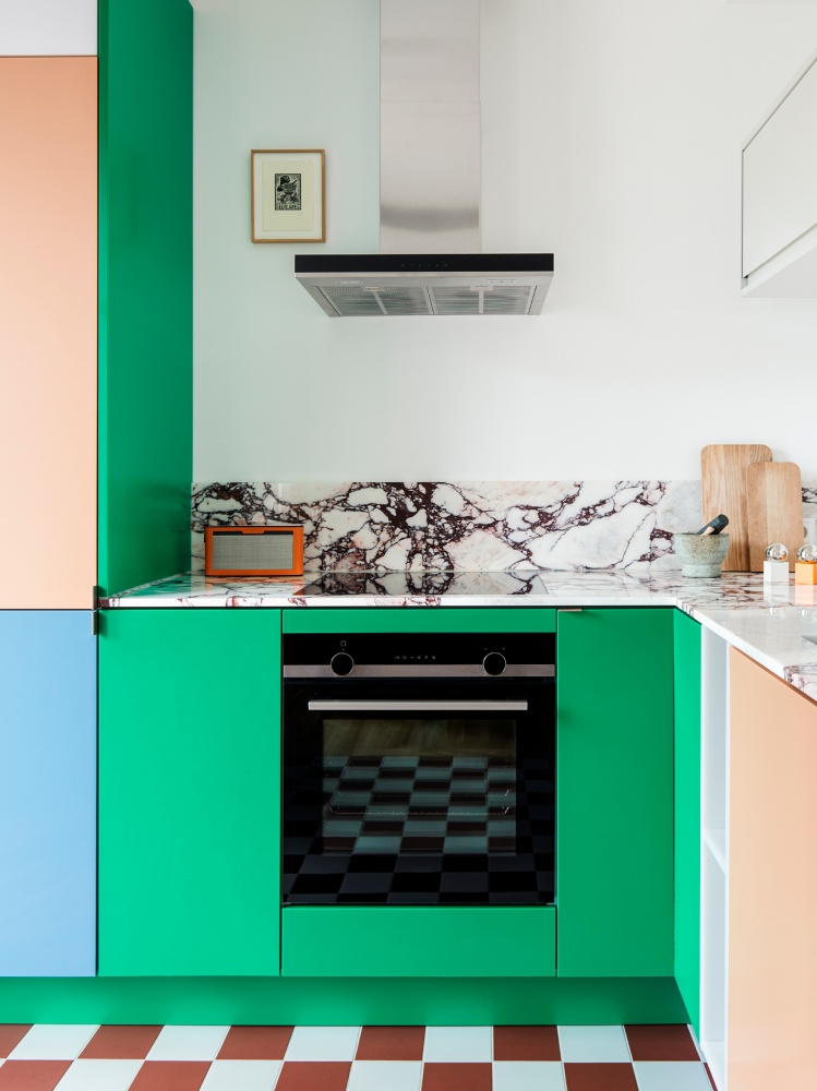 Mixed colour MATCH kitchen