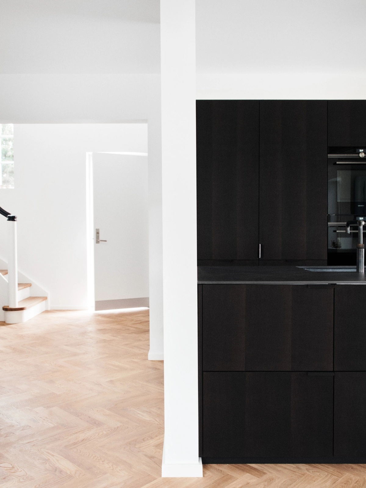 SURFACE design i røget eg af Norm Architects