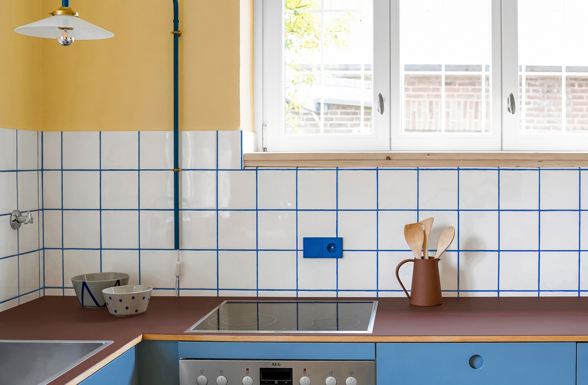 BASIS kitchen painted in blue | Reform