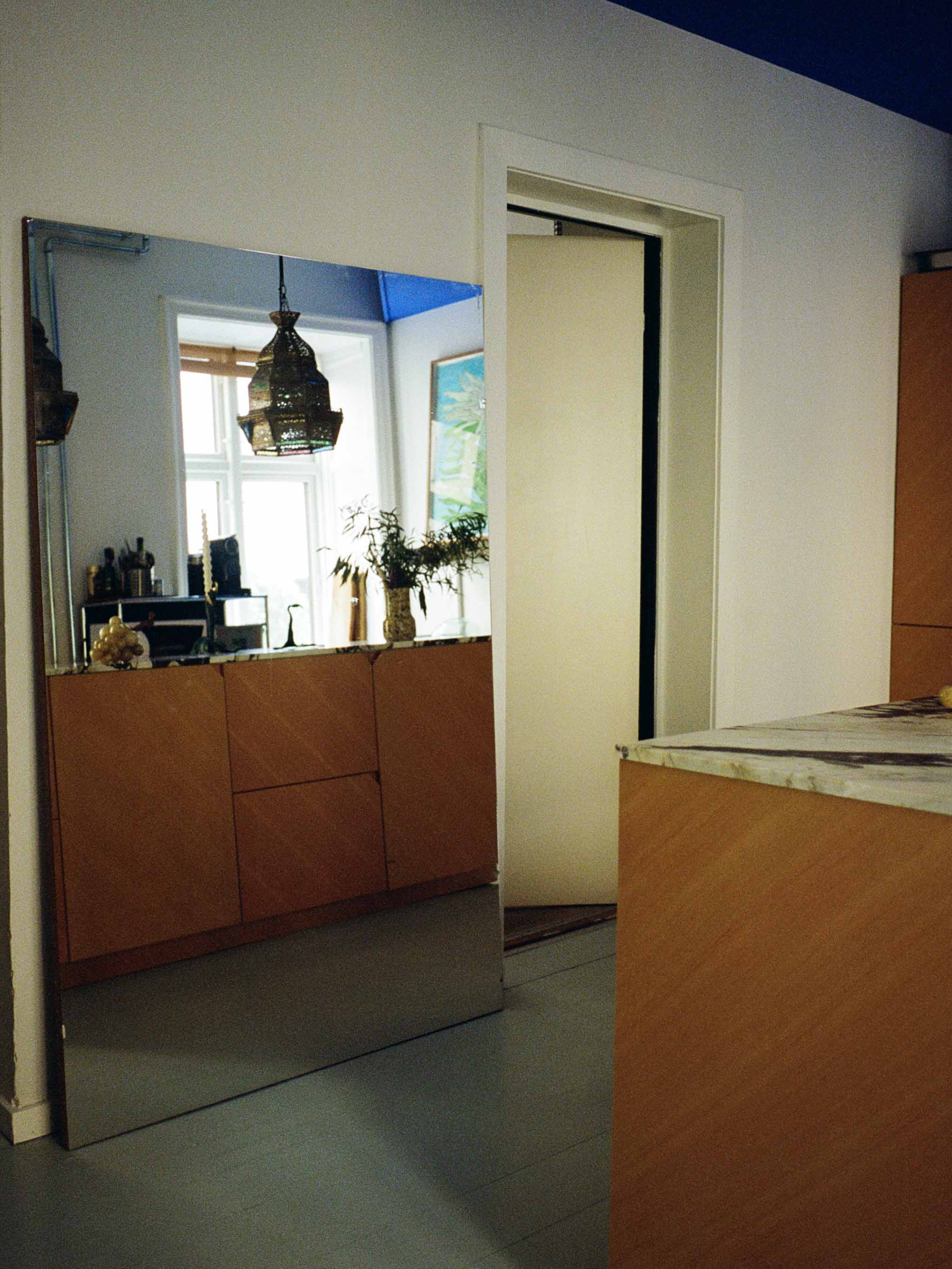 Mirror and DEGREE kitchen