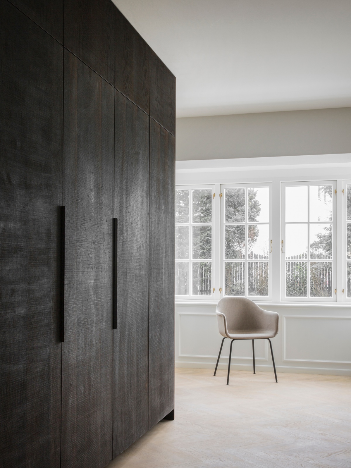 Tall kitchen cabinets in smoked oak
