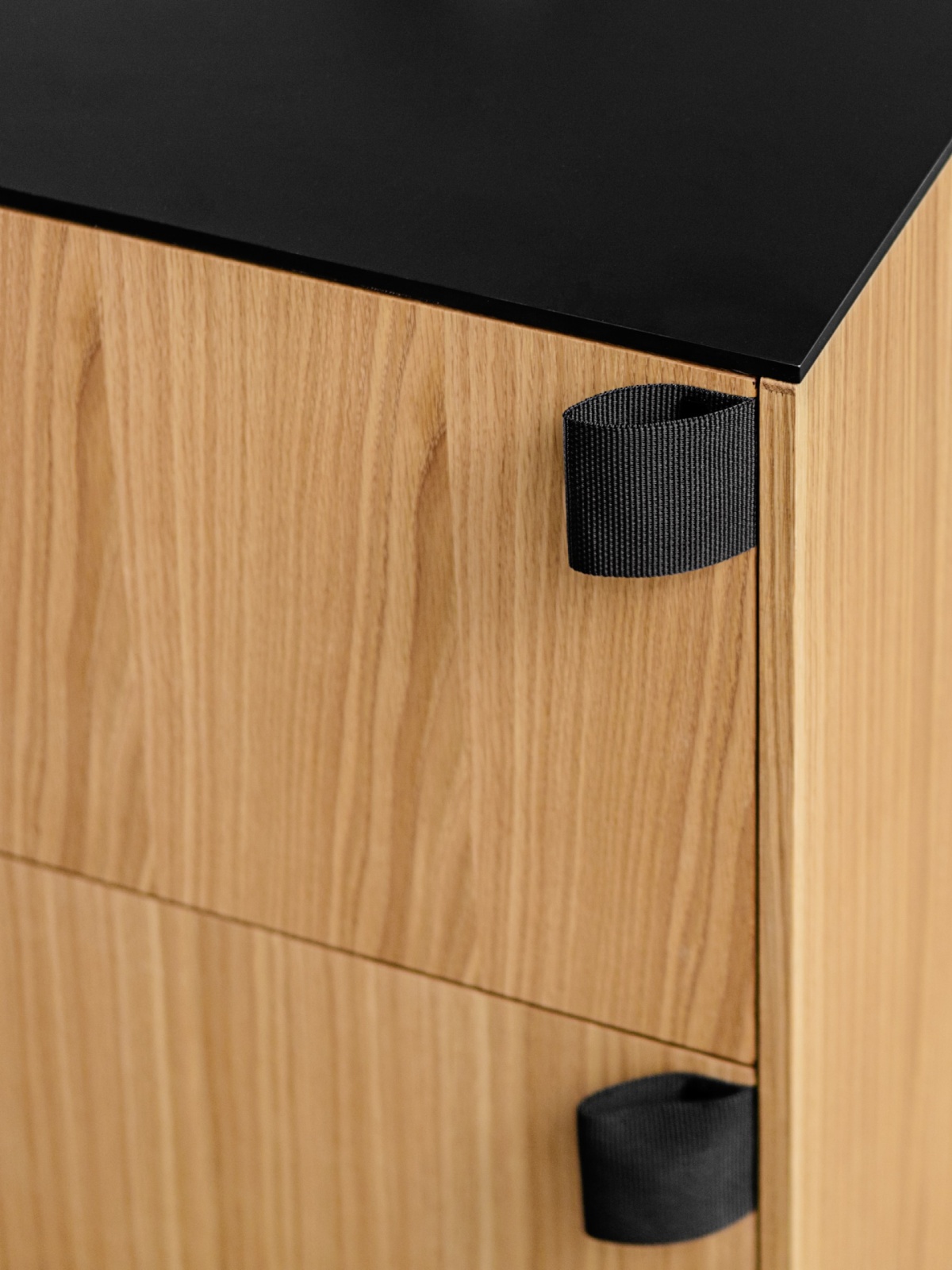 STRAP kitchen fronts in natural oak